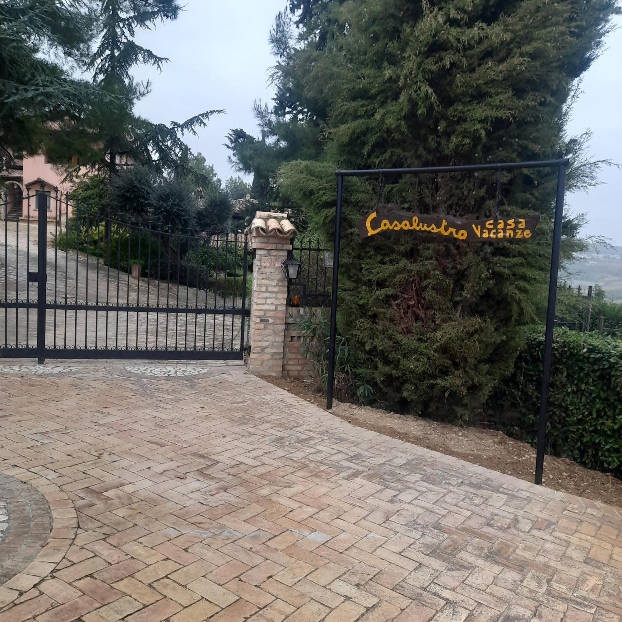 Casalustro Villa Citta Sant'Angelo Exterior photo